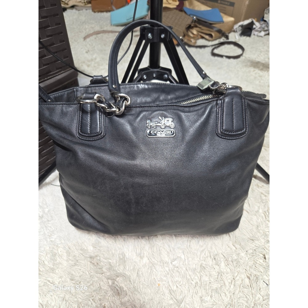 2. Coach Madison Maggie Black Leather Shoulder Bag Tote 18885 Silver Hardware